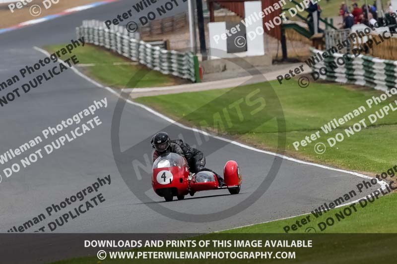 Vintage motorcycle club;eventdigitalimages;mallory park;mallory park trackday photographs;no limits trackdays;peter wileman photography;trackday digital images;trackday photos;vmcc festival 1000 bikes photographs